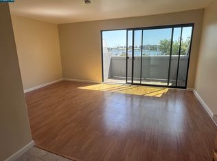 5 Embarcadero W APT 224, Oakland, CA 94607