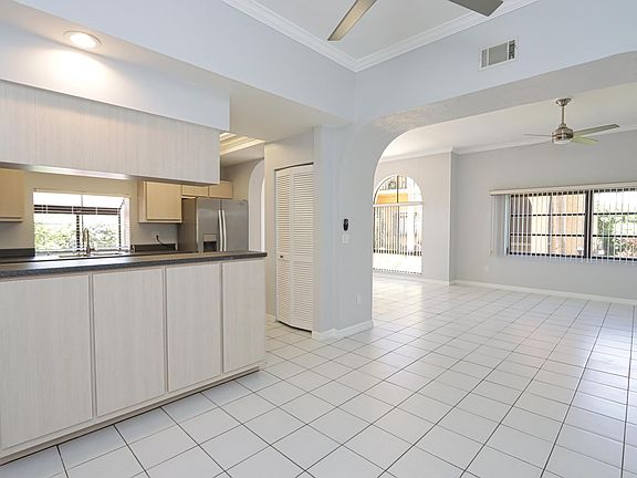 3rd image of 5510 SW 4th Pl APT 301