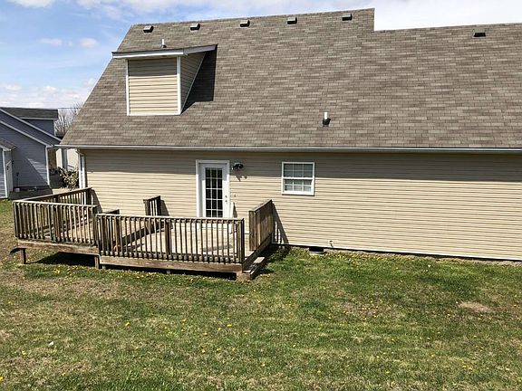 4th image of 140 Derbyshire Ct