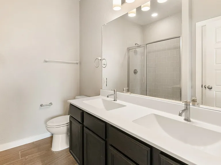 541 Creekside Frst — Photo 12