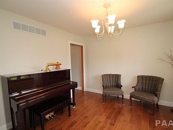 5th image of 321 Knollaire Dr