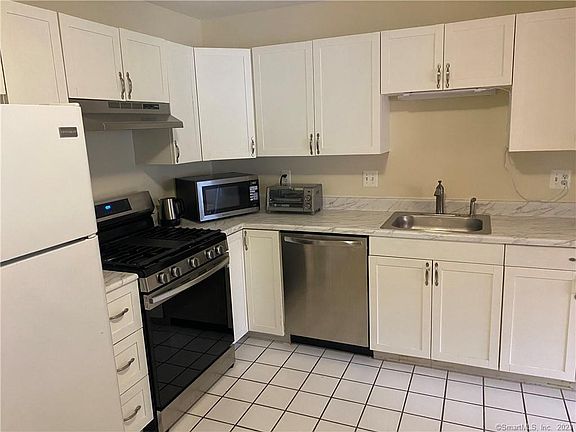 4th image of 309 Hickory Woods Ln #309