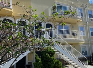 184 Beach 101 St #A2, Rockaway Park, NY 11694