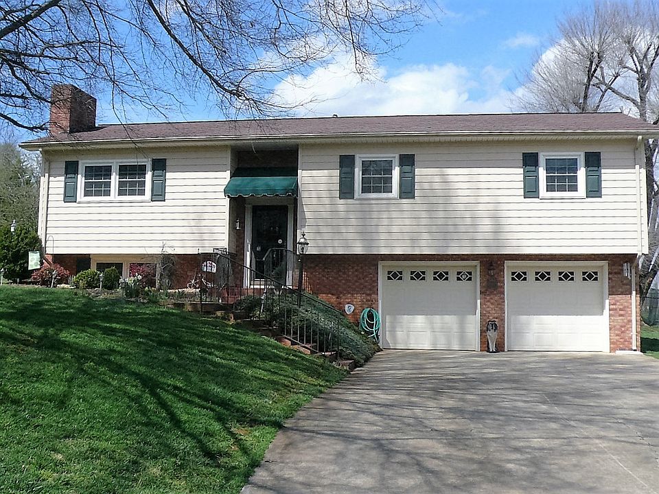 1st image of 304 Birch Circle Dr