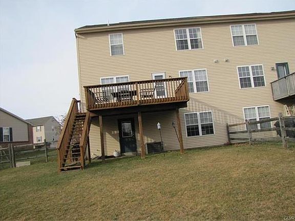 2nd image of 833 Ward Dr