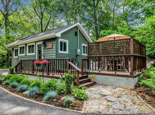 35616 Oakleigh Ave, Calverton, NY 11933