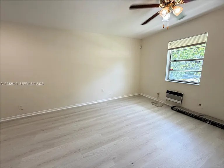 4801 SW 18th St #2 — Photo 6