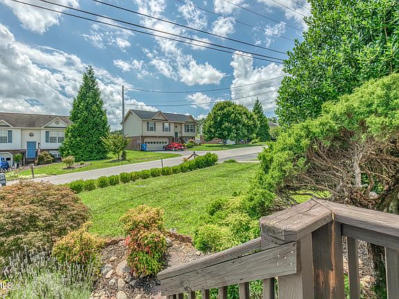 3rd image of 186 New Hope Rd