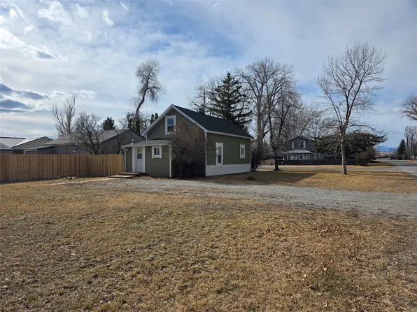 725 8th Ave NW, Choteau, MT 59422