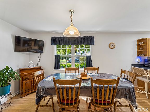 5th image of 5 Pequot Court #5