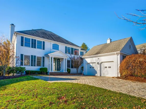 16 Meadow Lane #16, Manhasset, NY 11030