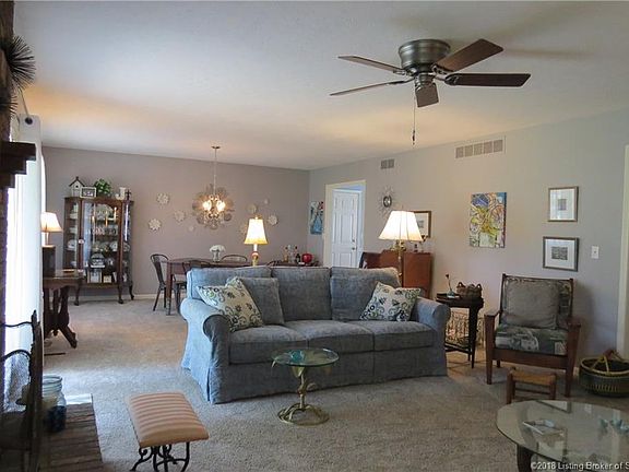 5th image of 48 Virginia Dr