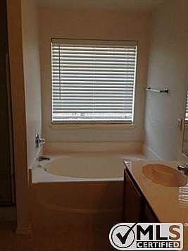 5th image of 4638 Kingfisher Dr