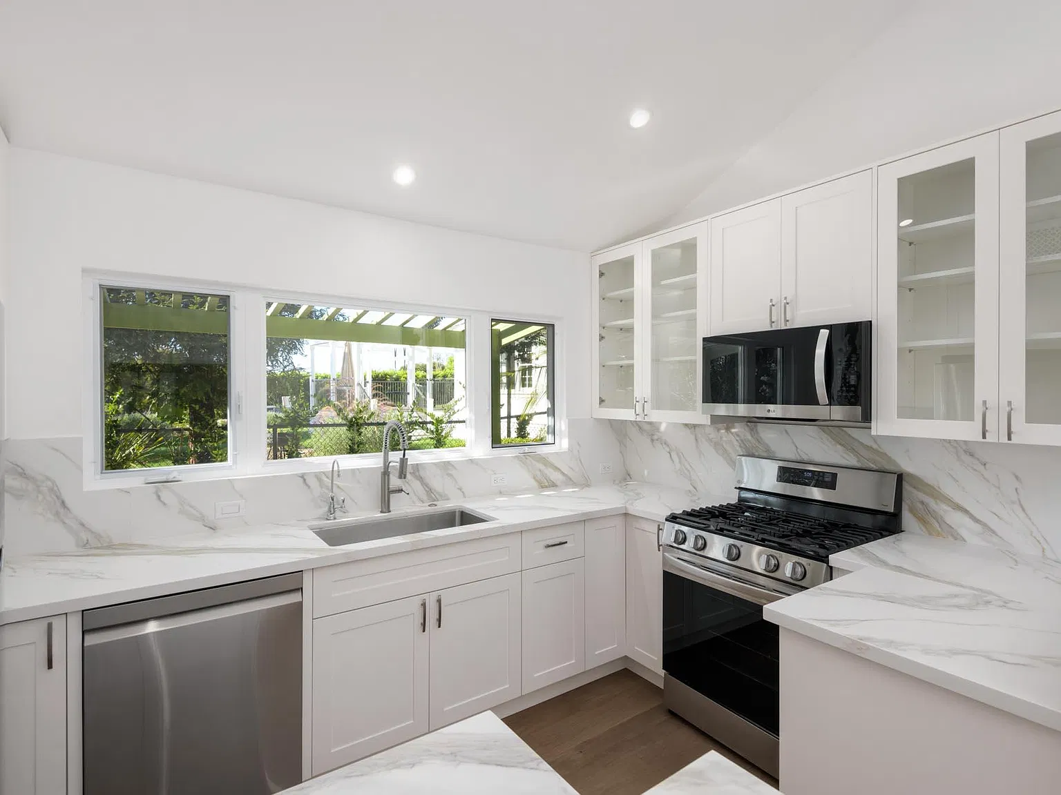 1 bed, $4,250 — Photo 2