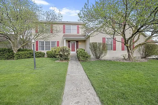 702 Pheasant Ln photo 1