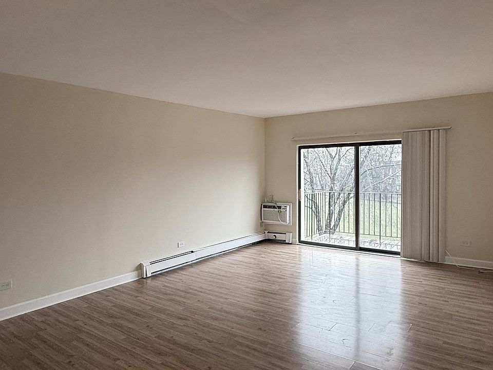 1st image of 1453 N Winslowe Dr APT 303