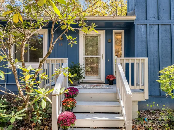 19 Muirfield Dr, Arden, NC 28704