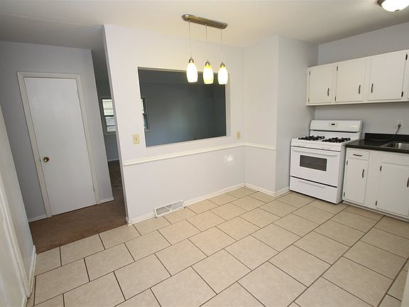 4th image of 1511 Oakes Ave