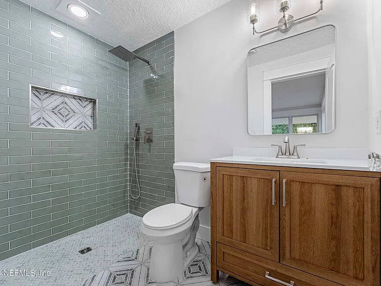 4308 Worth Dr E — Photo 12