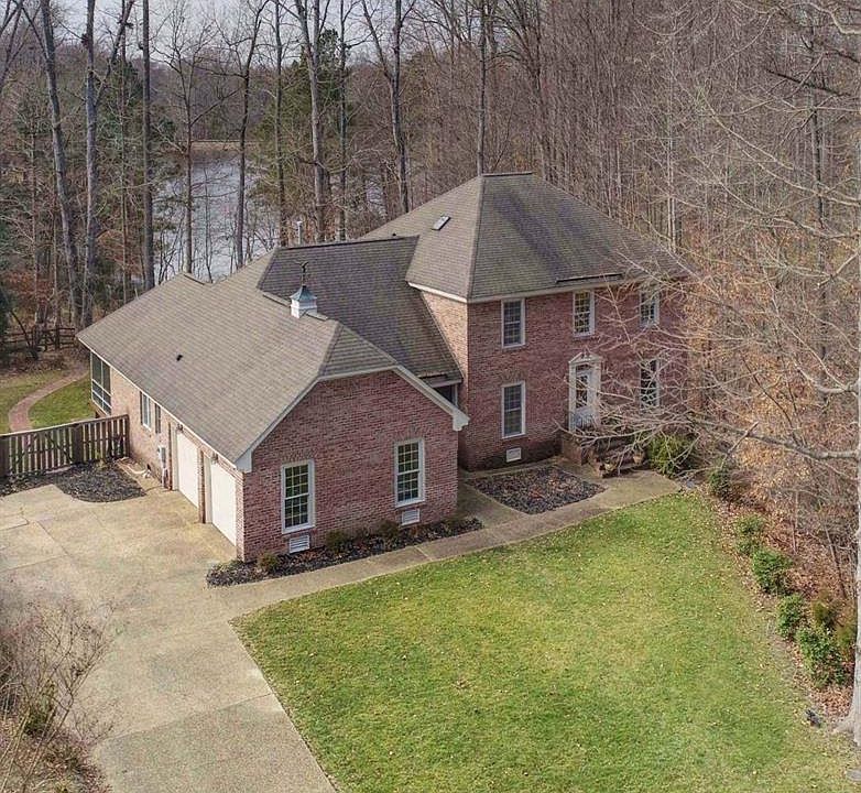 1st image of 4904 Whitehaven Cir