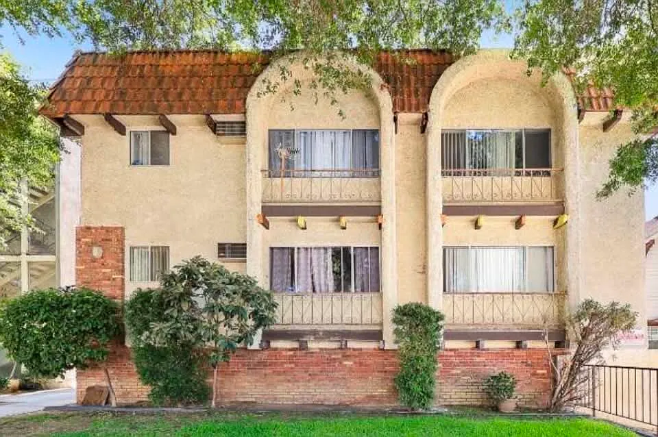 336 Riverdale Dr #9