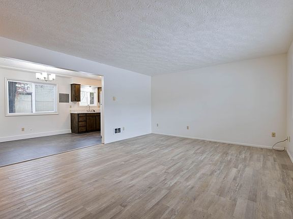 3rd image of 625 W Anderson St #3