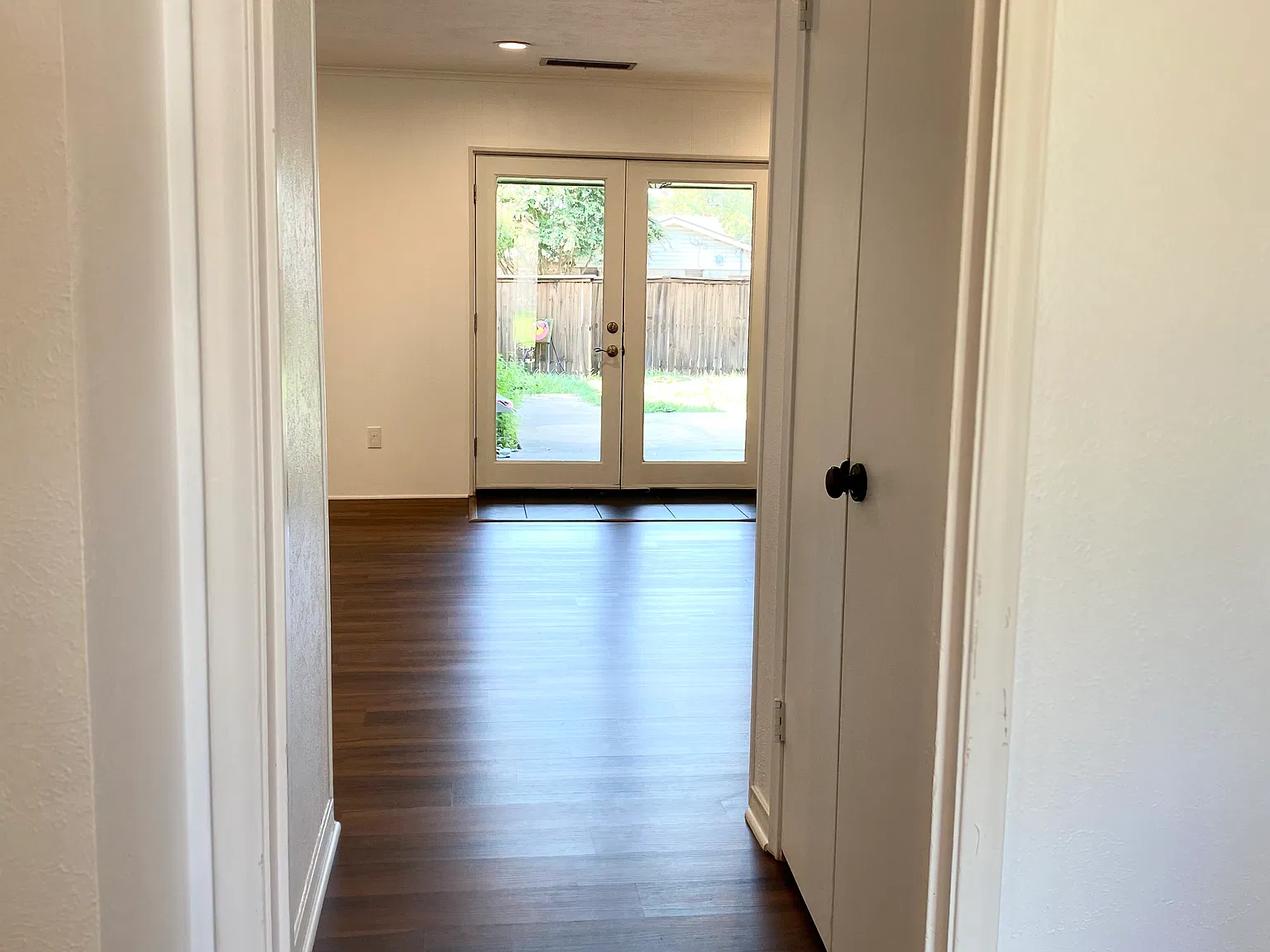 3831 Crestpark Dr — Photo 2