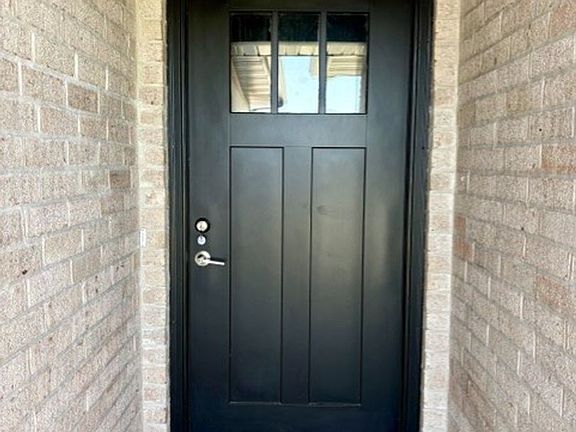 2nd image of 838 E Crystal Ave