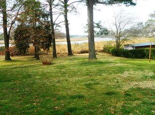 1273 River Oaks Dr, Norfolk, VA 23502