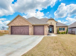 2616 Siena Ln, Moore, OK 73160