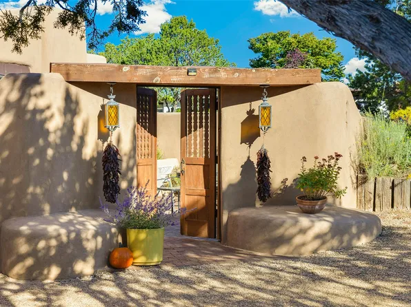 301 Calle Loma Norte, Santa Fe, NM 87501