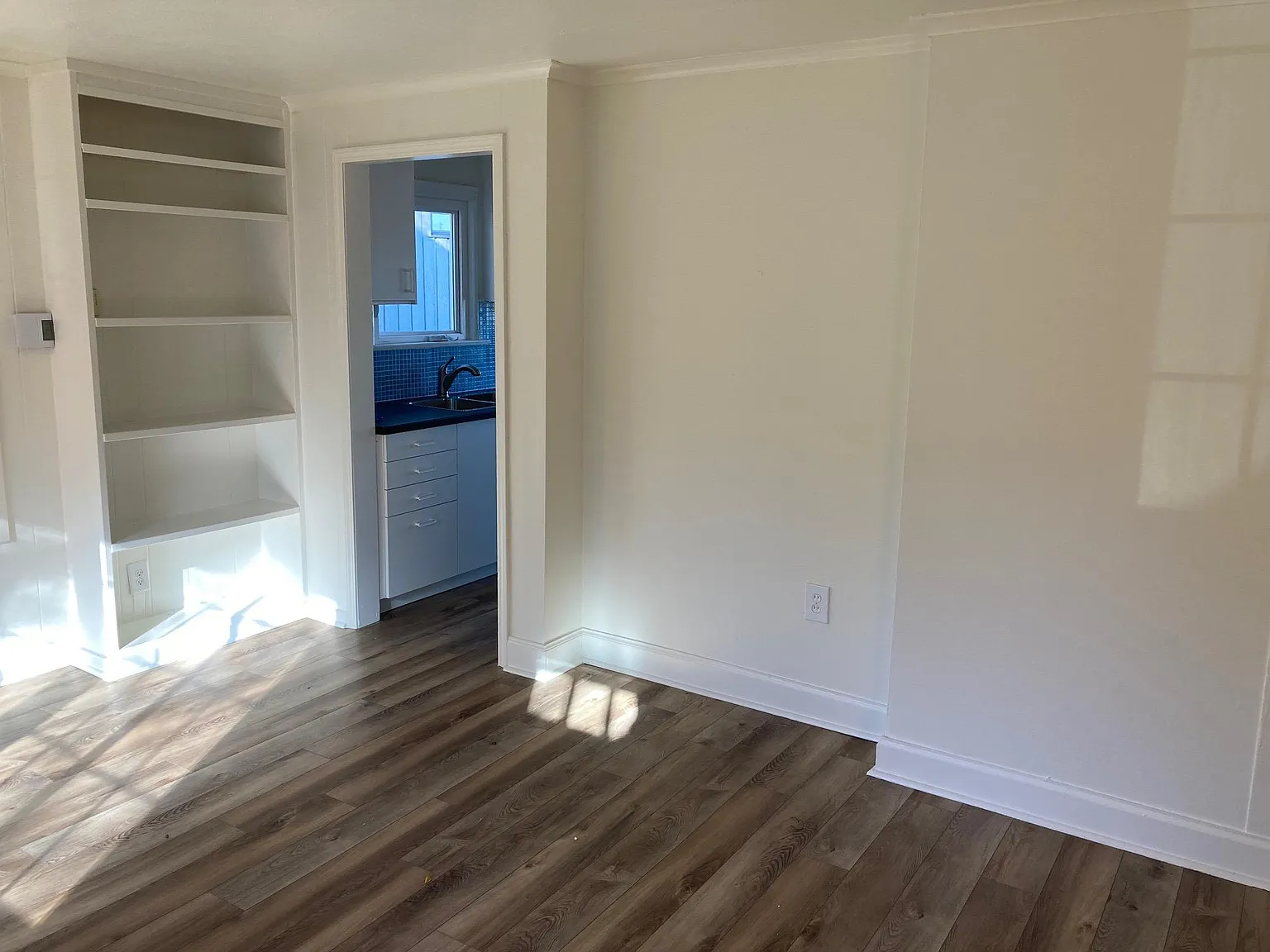 920 W Emerson St — Photo 3