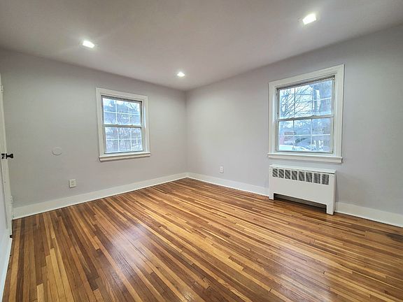 5th image of 16 Beaumont Pl #2