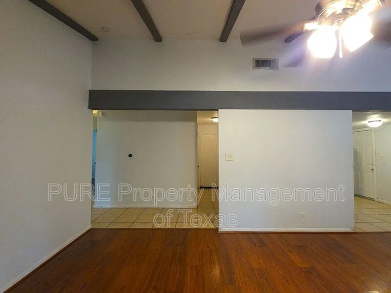 3000 Lakeside Dr — Photo 10