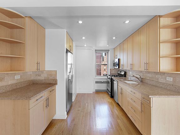 5th image of 41 Park Ave APT 16H