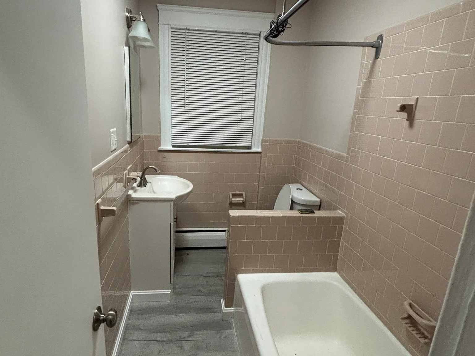 2 bed, 950 sqft, $1,900 — Photo 4