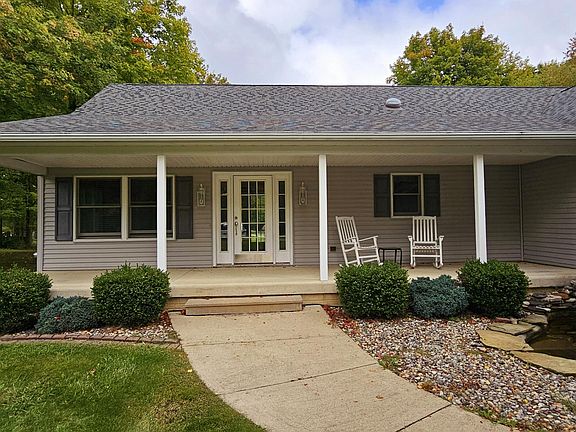 2nd image of 2076 Woodland Trl