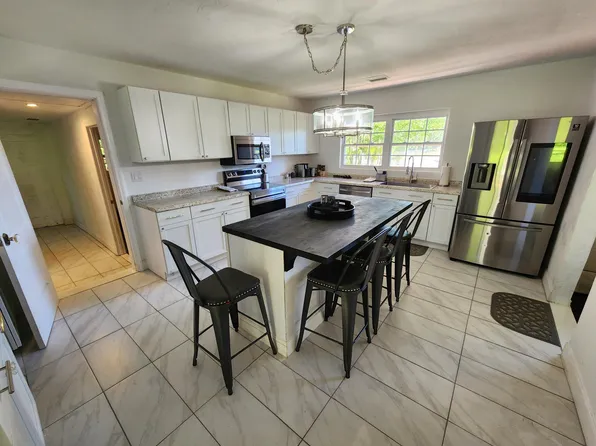 1730 W Tharpe St, Tallahassee, FL 32303