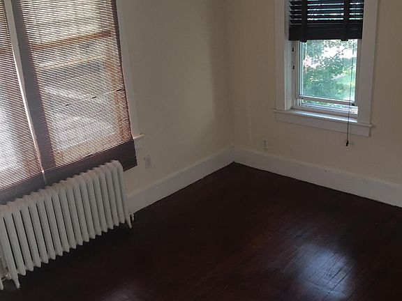 2nd image of 139 N Broadway