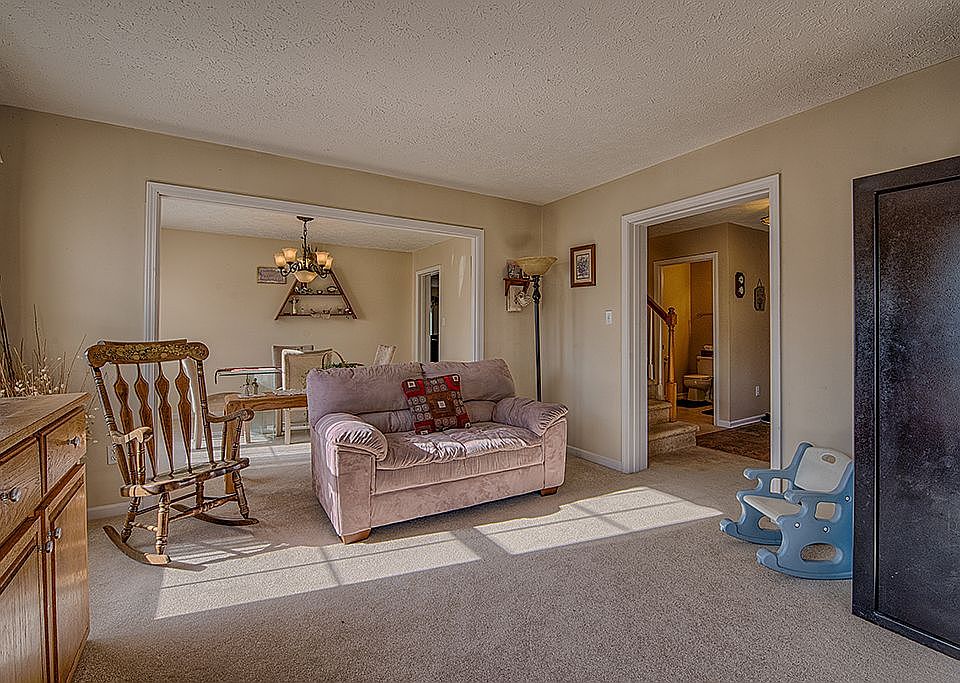 1st image of 400 Campbell Mountain Dr