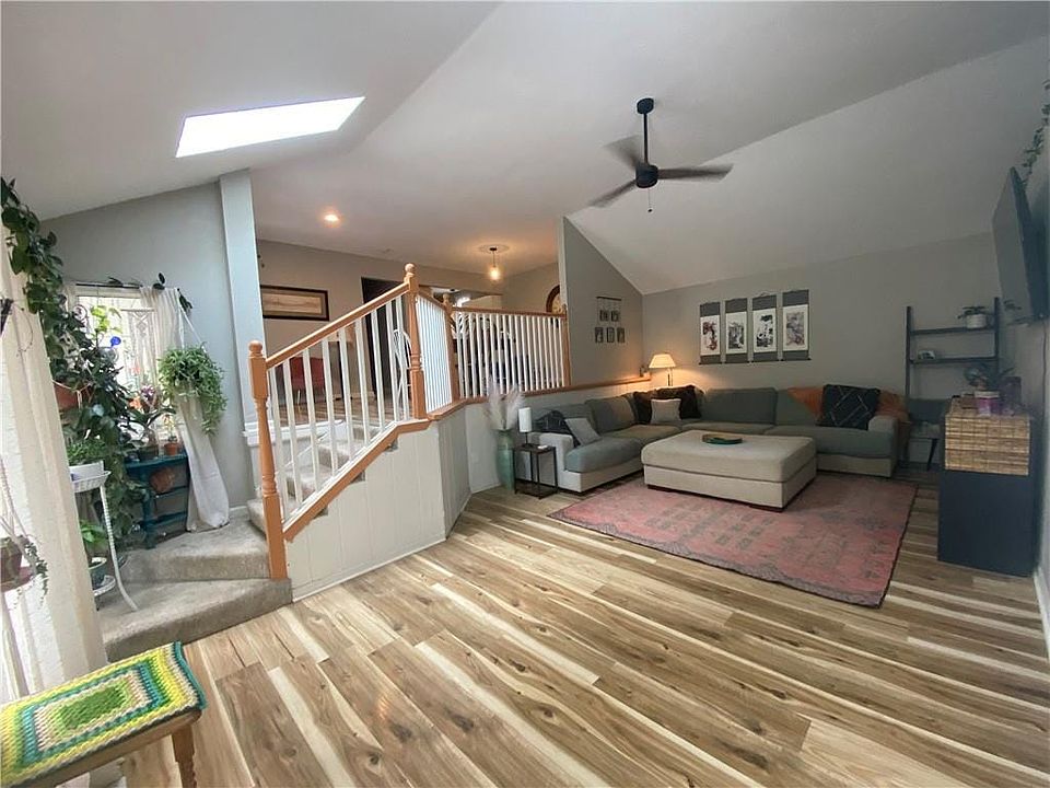 1st image of 8409 Flora Ave
