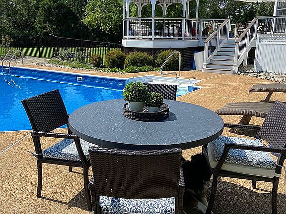 3rd image of 16807 Paloma Cir