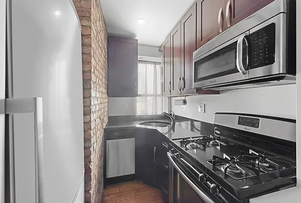 Rented by Charney Real Estate LLC | media 11