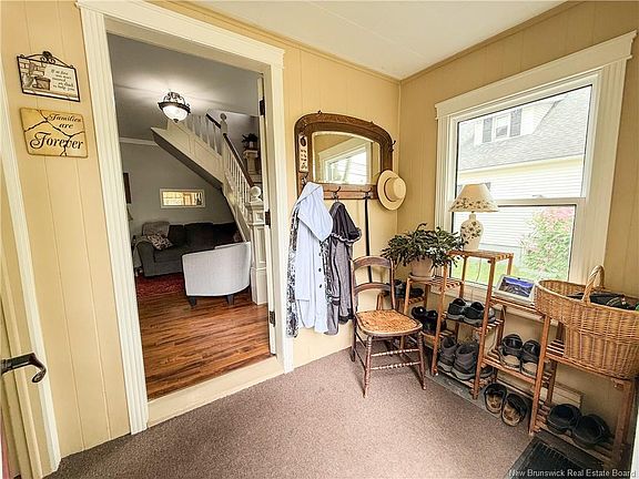 4th image of 884 Main St