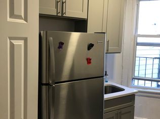 203 E 205th St #2, Bronx, NY 10458
