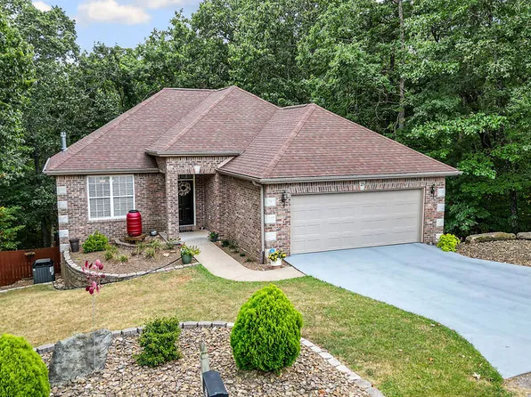 25 Merritt Cir, Bella Vista, AR 72714