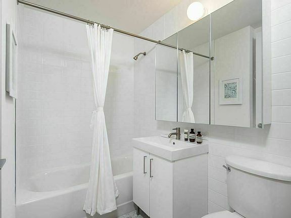 2nd image of 320 W 39th St #14B