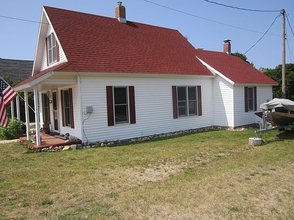 3rd image of E 21948 Grand Marais Ave