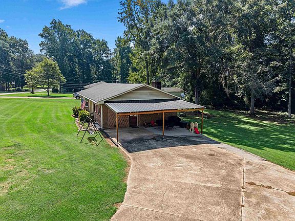 5th image of 321 Belair Ln