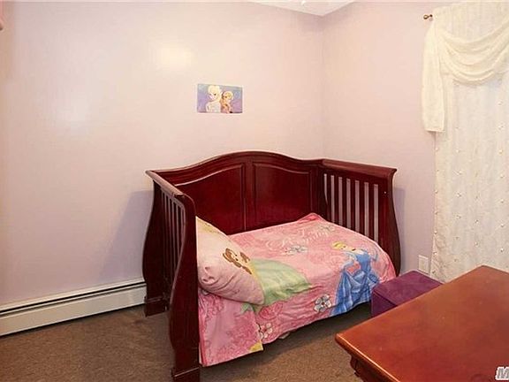 3rd image of 15805 Linden Blvd